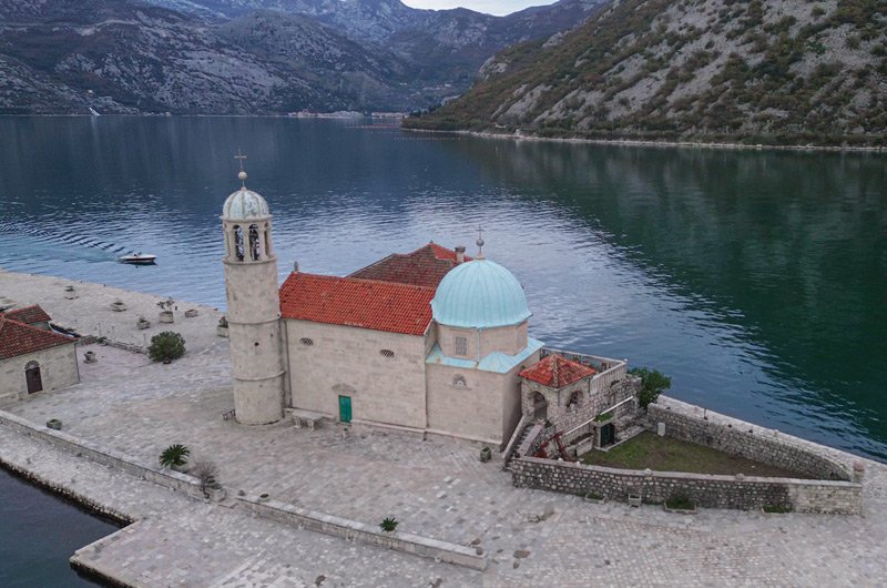 Our Lady of the Rocks